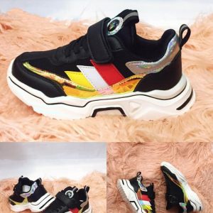 Giày thể thao bé trai