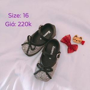 Giày cho bé gái 1 tuổi