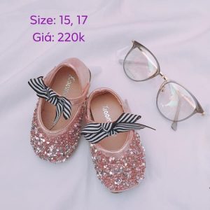 Giày xinh cho bé gái