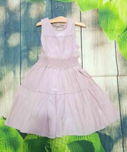 đầm đi biển bé gái