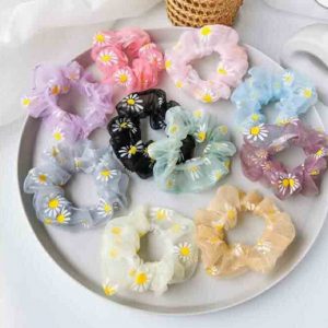 buộc tóc bé gái