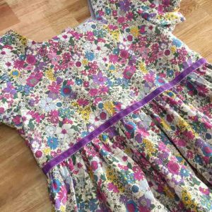 đầm bé gái 30kg