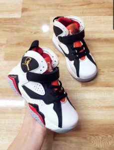 giày thể thao bé trai 4 tuổi