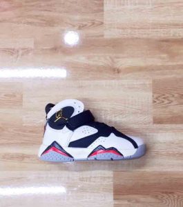 giày thể thao bé trai 4 tuổi