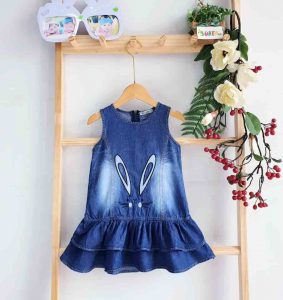 Đầm jean thêu thỏ