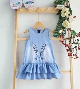 Đầm jean thêu thỏ