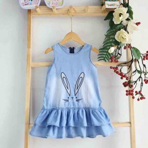 Đầm jean thêu thỏ