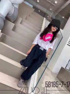 Quần jean ống rộng túi hộp