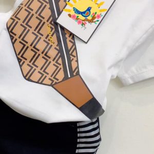 Bộ bé trai thun quần kaki