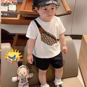 Bộ bé trai thun quần kaki